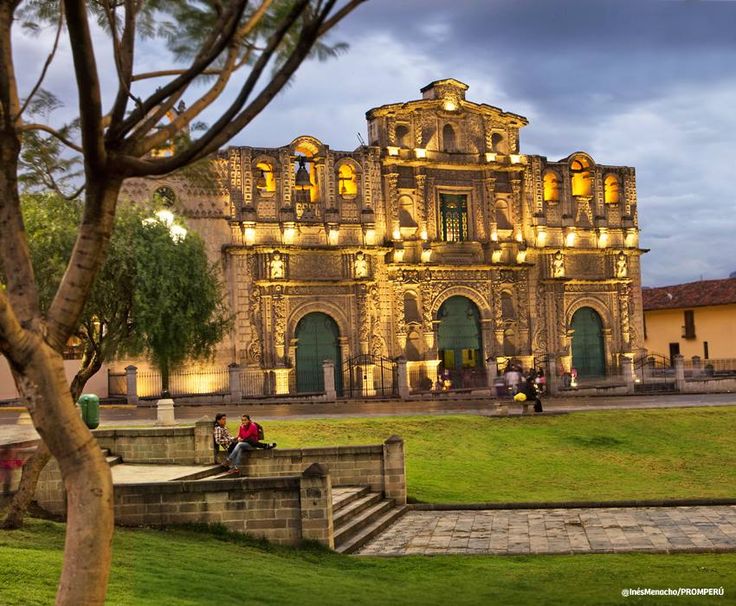 dos-gardenias-tours-Explora el Centro Histórico de Cajamarca